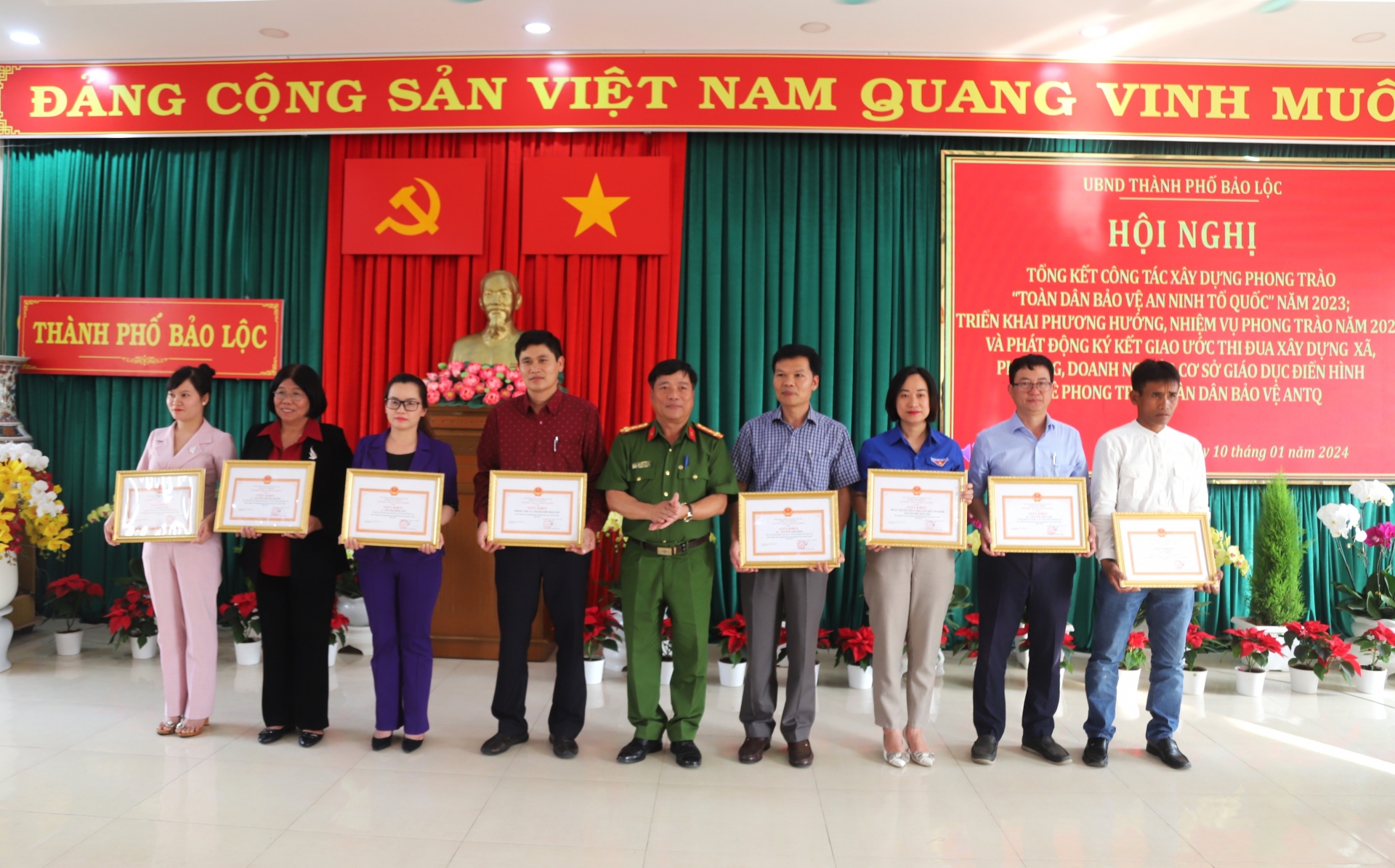 Các tập thể, cá nhân nhận khen thưởng của Giám đốc Công an tỉnh Lâm Đồng