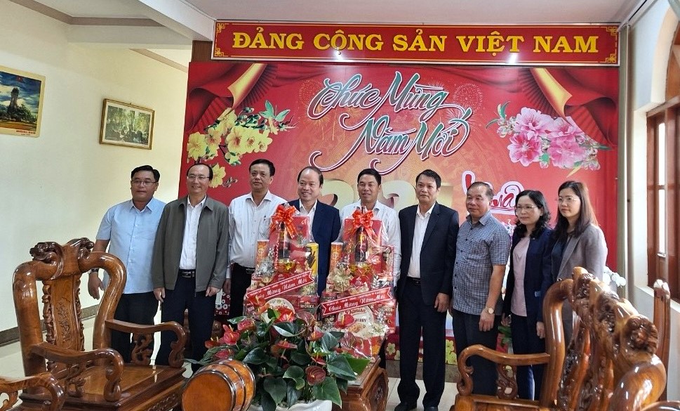 Lãnh đạo TP Bảo Lộc thăm, chúc tết lãnh đạo huyện Bảo Lâm
