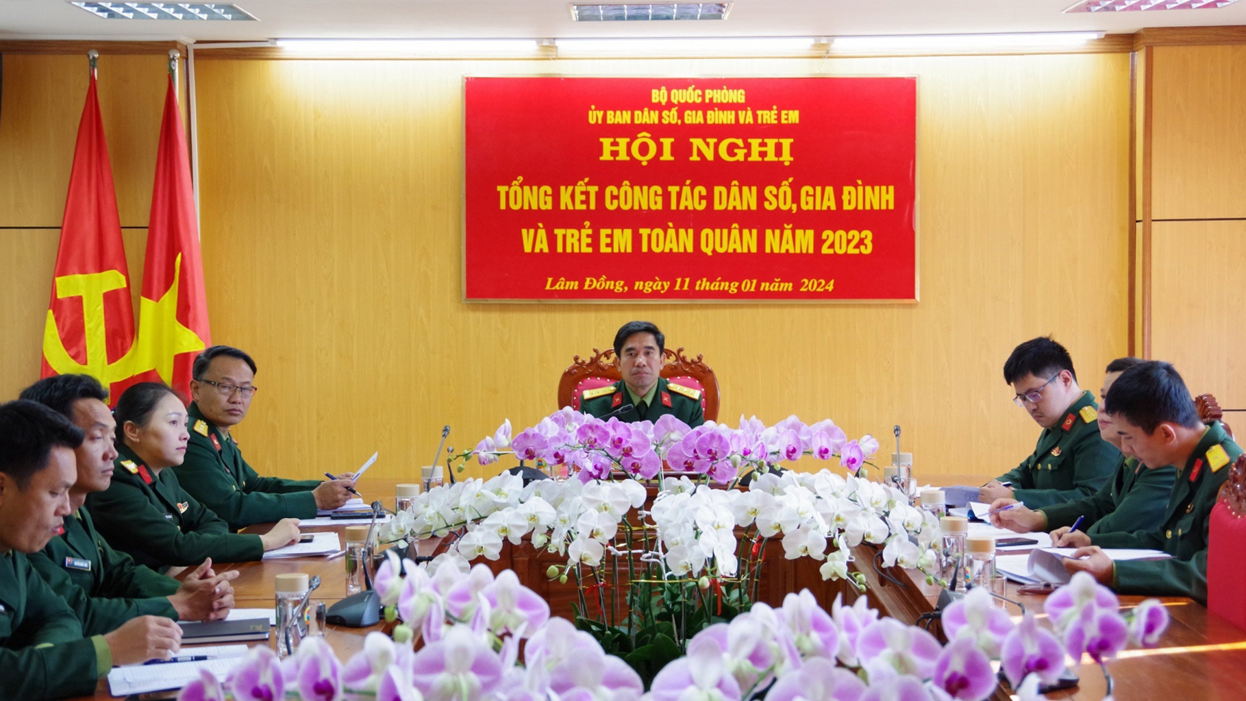 Tại điểm cầu Bộ CHQS tỉnh Lâm Đồng Thượng tá Cao Xuân Dưỡng – Phó Chủ nhiệm Chính trị Bộ CHQS tỉnh chủ trì Hội nghị