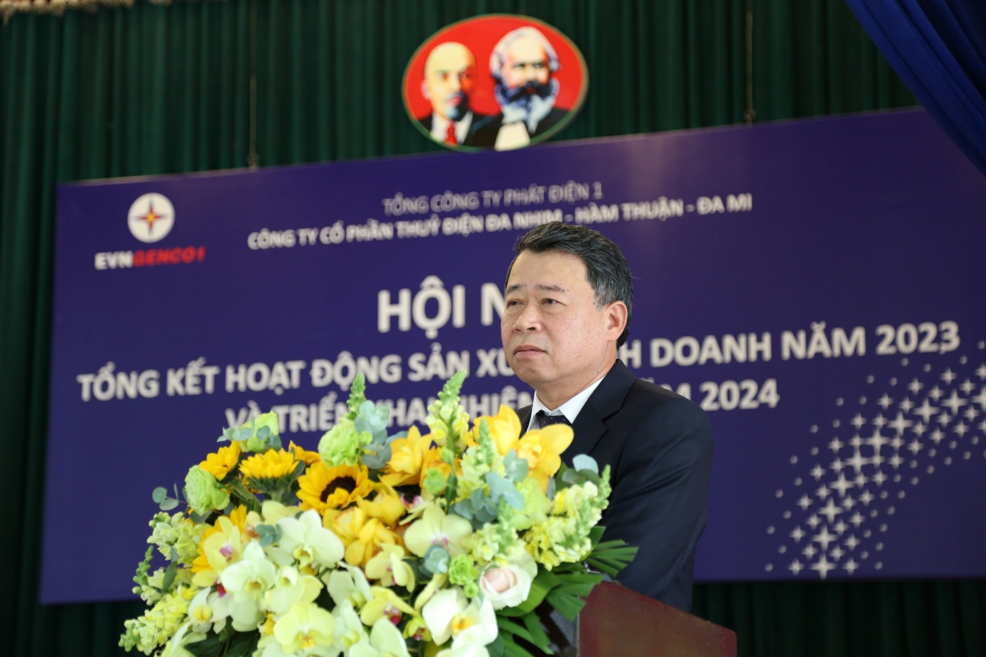 Ông Phạm Viết Hùng - Thành viên Hội đồng thành viên EVNGENCO1 phát biểu tại Hội nghị
