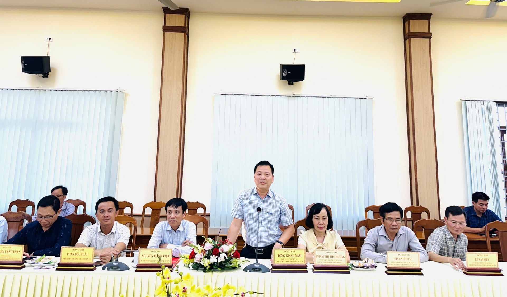 Đồng chí Tống Giang Nam - Chủ tịch UBND huyện Đạ Tẻh phát biểu tại buổi gặp mặt 