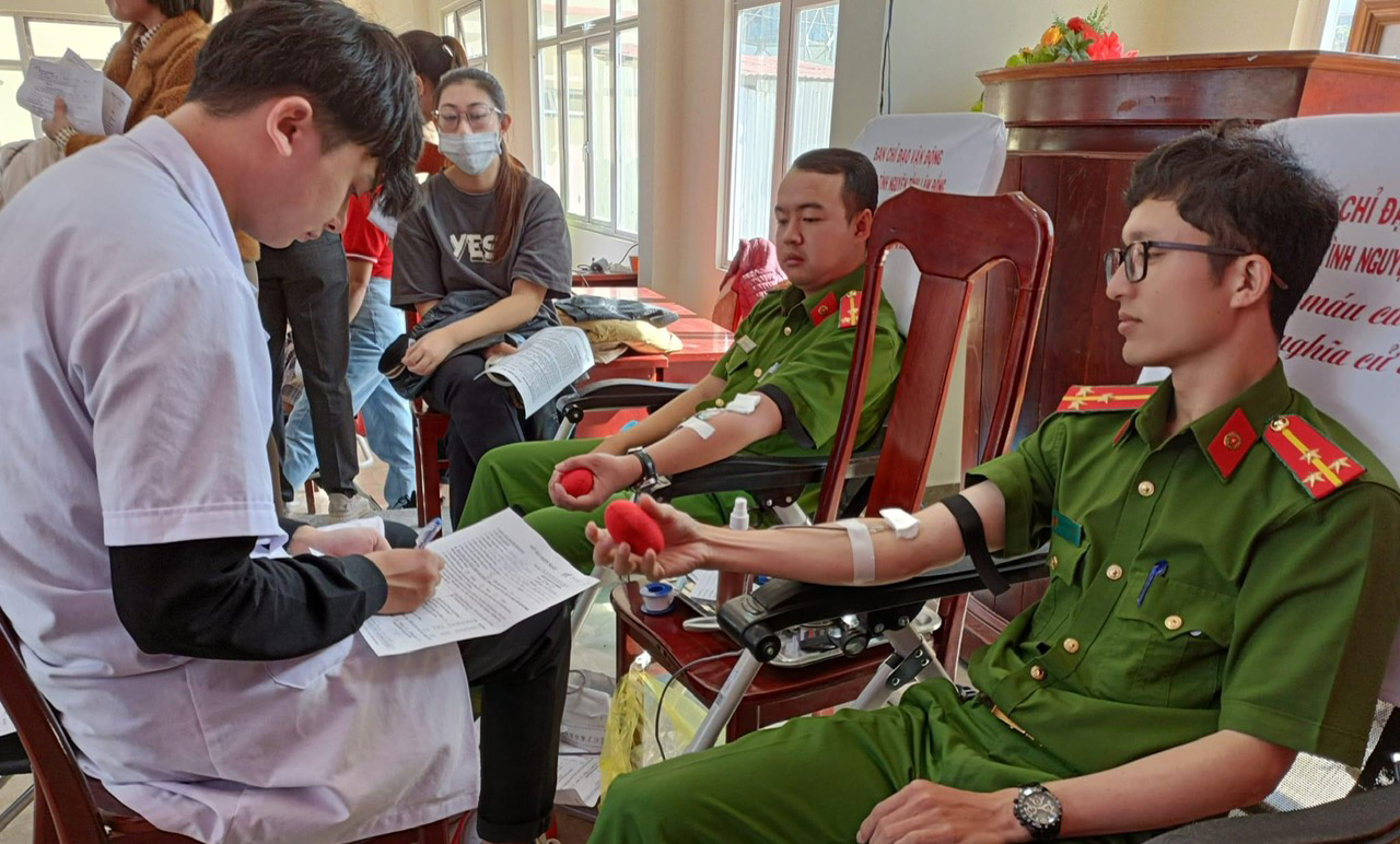 Chương trình “Giọt hồng đầu xuân năm 2024” tại Đơn Dương tiếp nhận 248 đơn vị máu