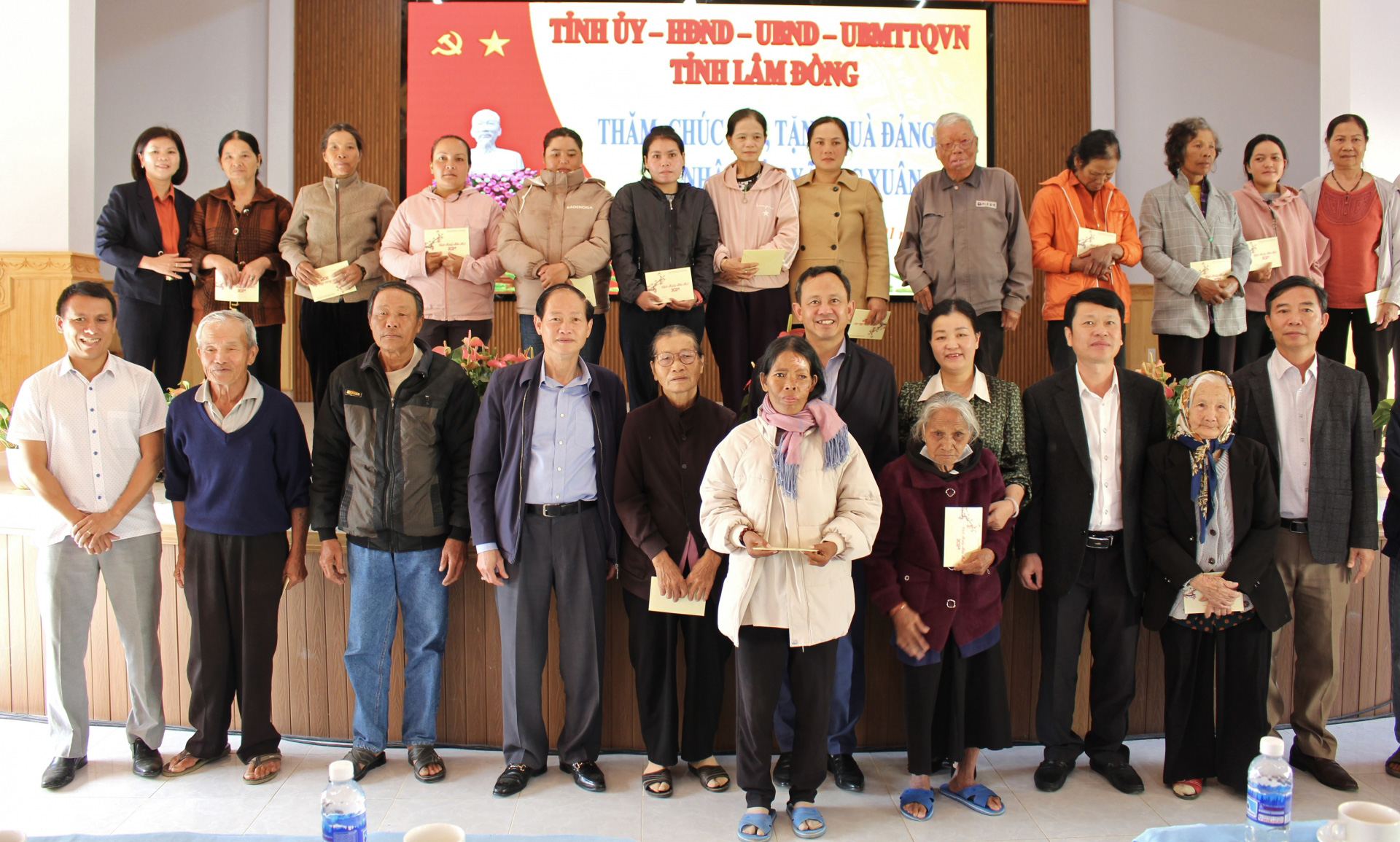 Trưởng ban Tổ chức Tỉnh ủy Nguyễn Trọng Ánh Đông thăm và chúc Tết tại huyện Đơn Dương