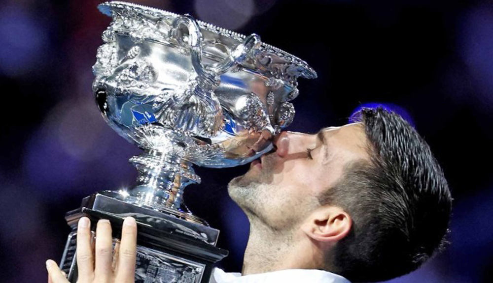 Novak Djokovic đang chờ đợi giành được chiếc cúp vô địch Australian Open lần thứ 11 trong năm nay