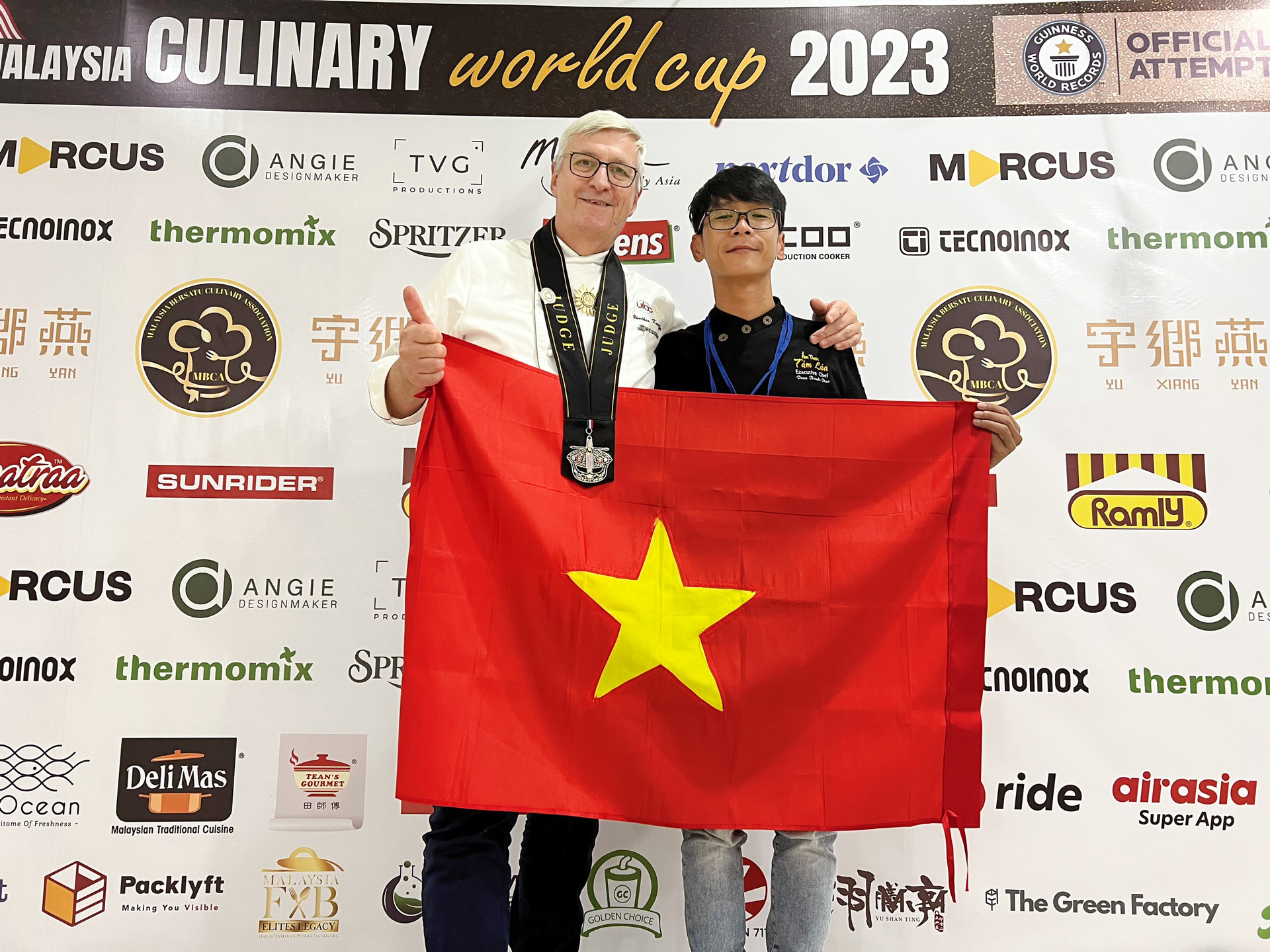 Đầu bếp Đoàn Thanh Điền đọat huy chương Vàng Cuộc thi Ẩm thực quốc tế tổ chức ở Malaysia tháng 3/2023