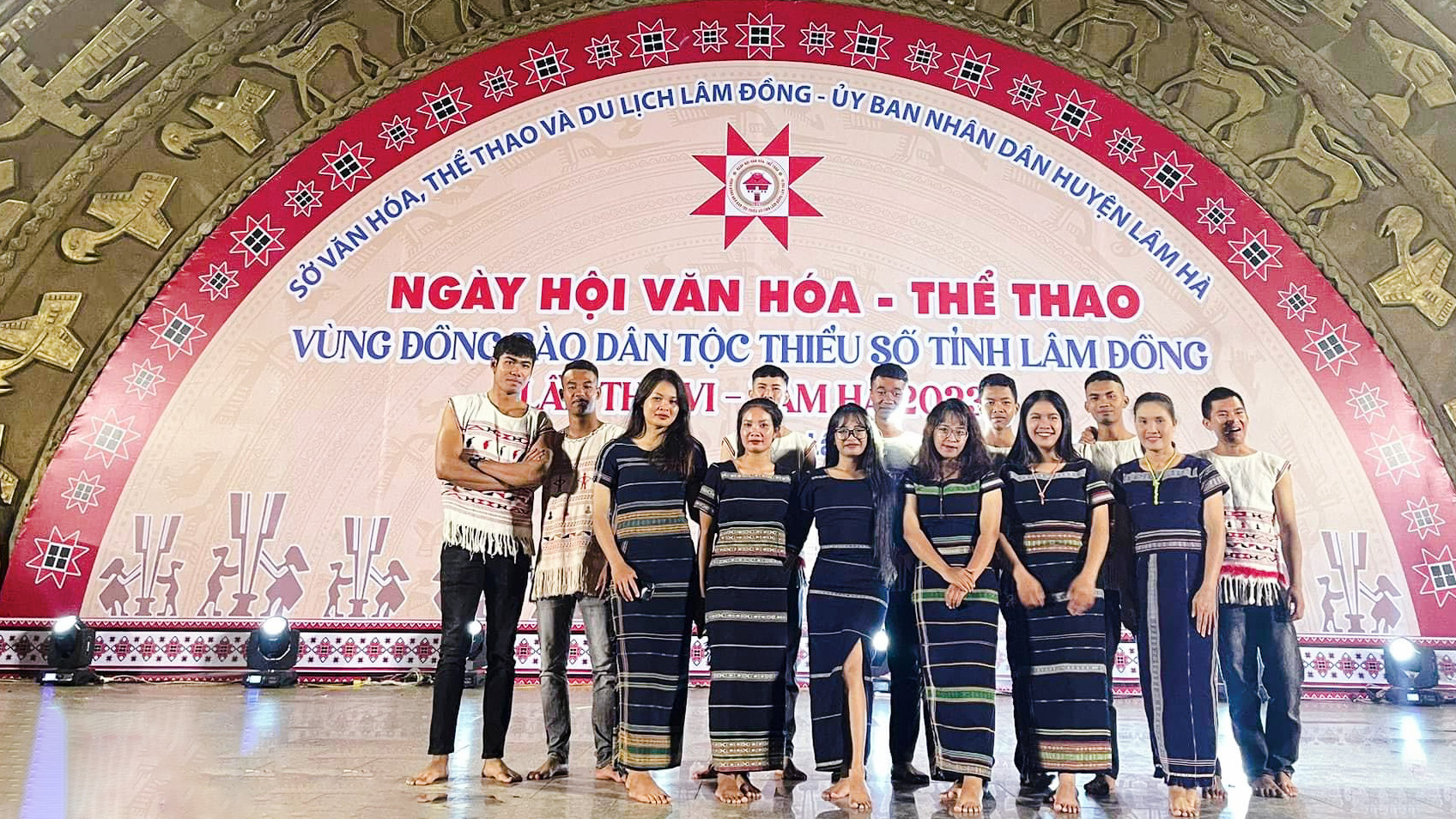 Nhằm tập hợp đoàn viên, thanh niên vùng đồng bào DTTS, Đoàn thị trấn Đinh Văn đã thành lập CLB cồng chiêng cho các bạn trẻ