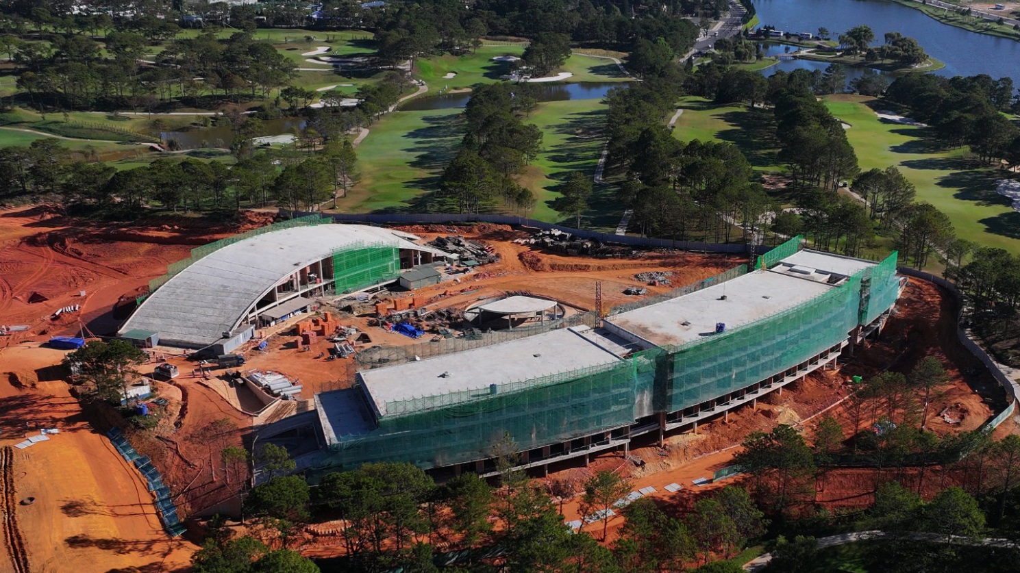 Chưa có cơ sở cấp phép xây dựng cho tòa nhà Câu lạc bộ Golf