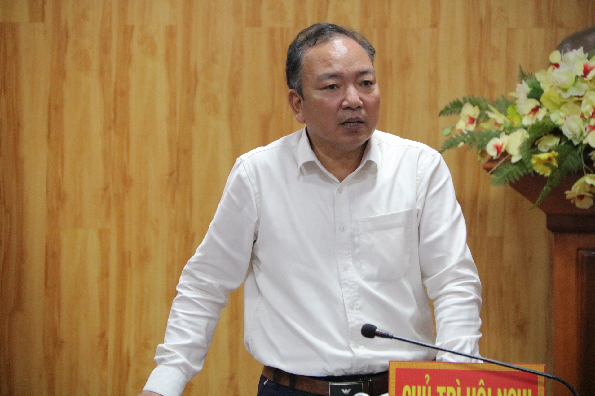 Đồng chí Đinh Đức Chí - Phó Chủ tịch UBND huyện Lâm Hà phát biểu tại buổi làm việc