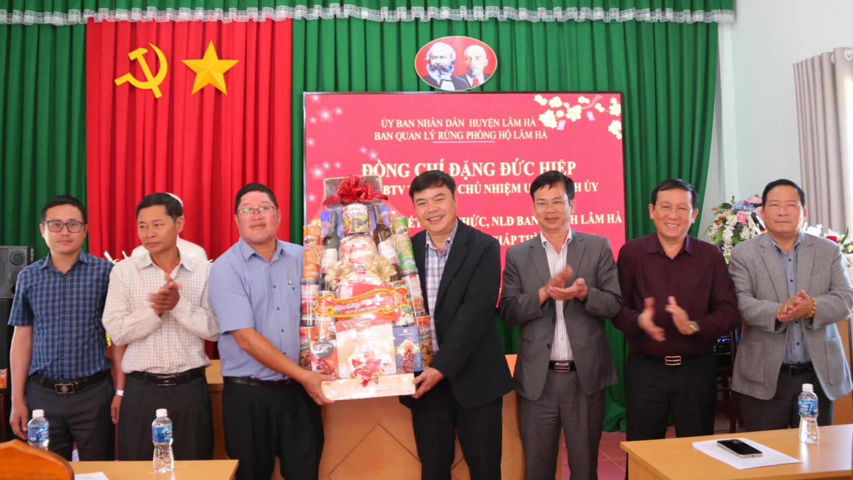Đoàn thăm, chúc tết tại Ban quản lý rừng phòng hộ huyện Lâm Hà