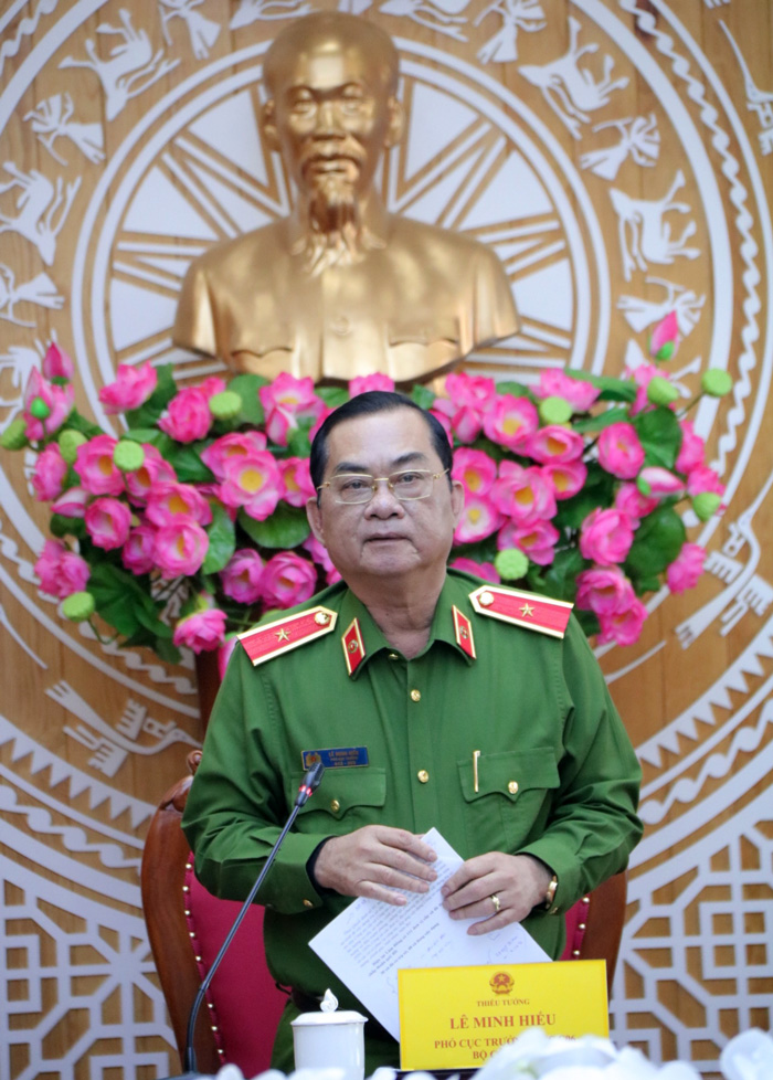 Thiếu tướng Lê Minh Hiếu - Phó Cục trưởng Cục Cảnh sát Quản lý hành chính về Trật tự xã hội, Bộ Công an phát biểu tại hội nghị
