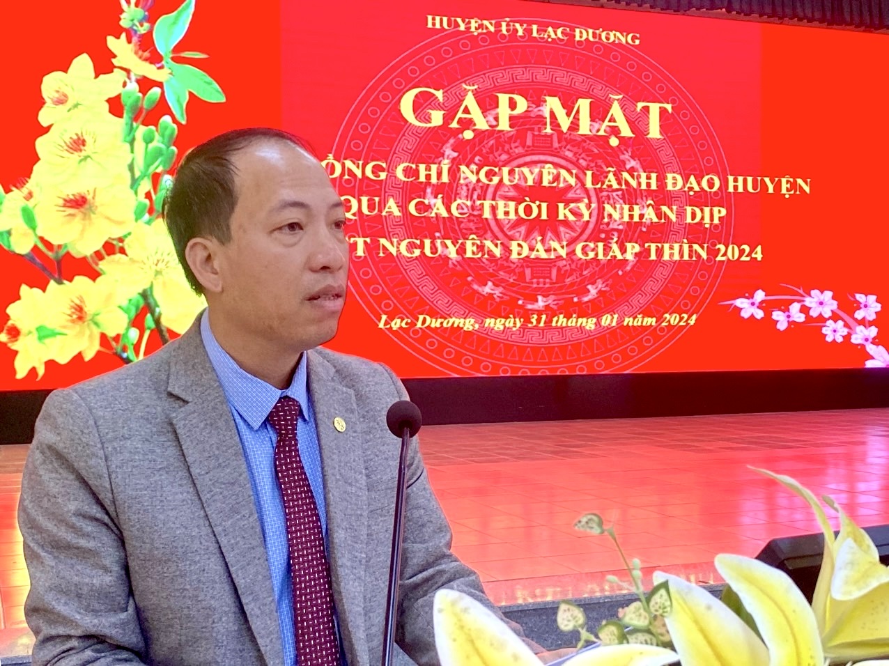 Đồng chí Sử Thanh Hoài - Bí thư Huyện ủy, Chủ tịch HĐND huyện Lạc Dương thông tin tình hình thực hiện nhiệm vụ phát triển kinh tế - xã hội năm 2023