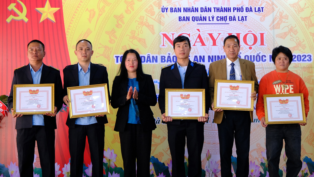 Chợ Đà Lạt đạt nhiều thành tích xuất sắc trong Phong trào Toàn dân bảo vệ an ninh Tổ quốc