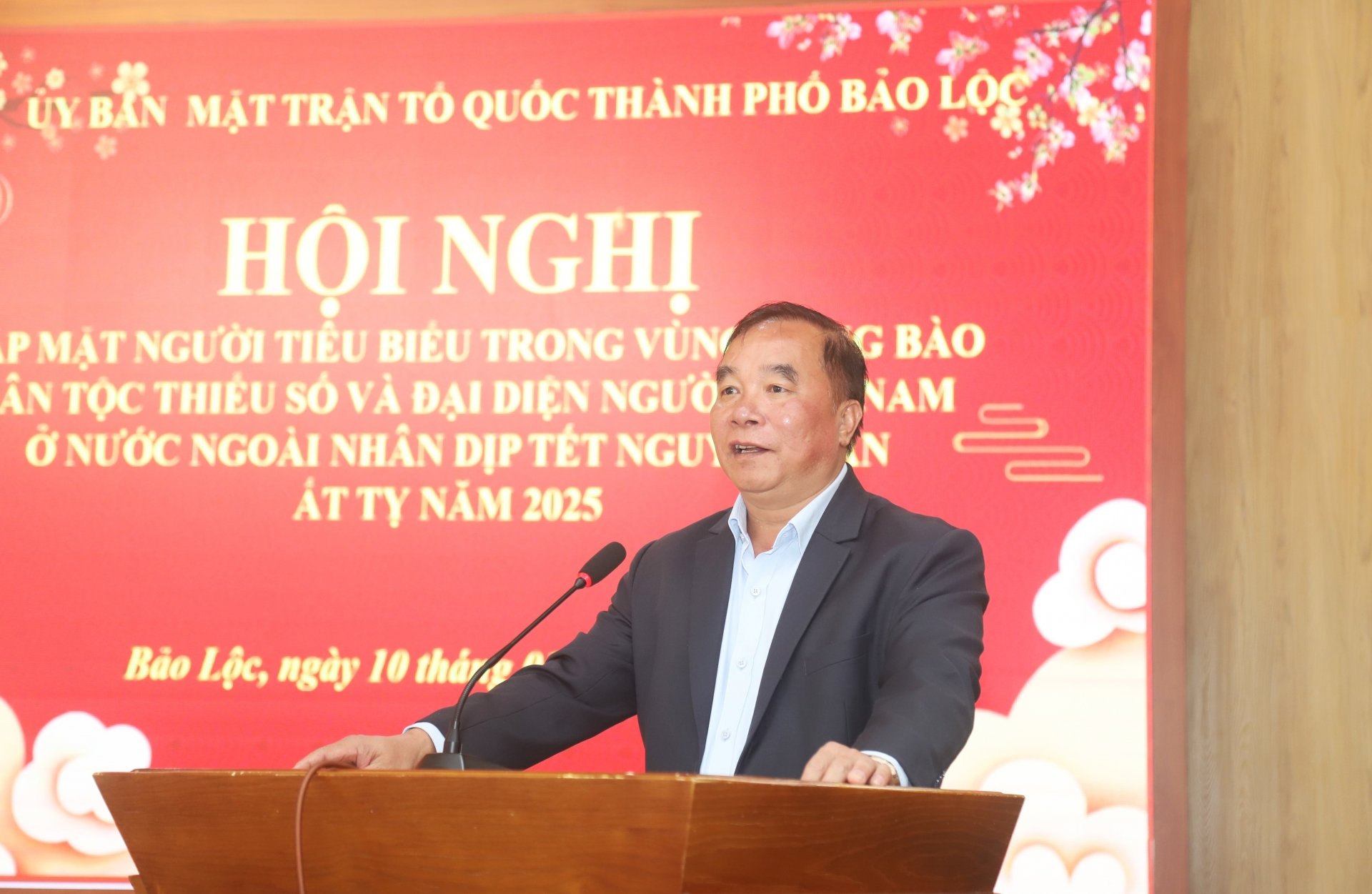 Chủ tịch Ủy ban MTTQ Việt Nam TP Bảo Lộc Huỳnh Minh Chánh phát biểu tại buổi gặp mặt