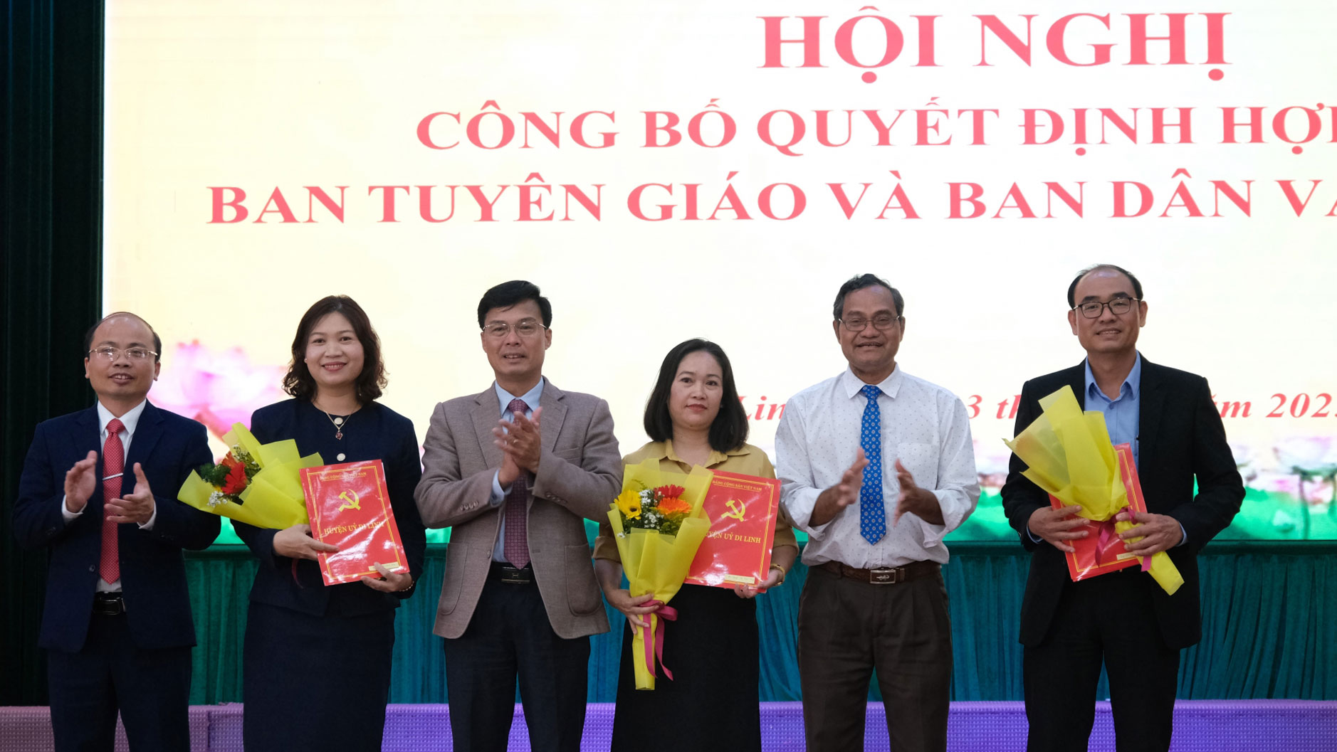 Di Linh công bố quyết định hợp nhất Ban Tuyên giáo và Ban Dân vận Huyện ủy