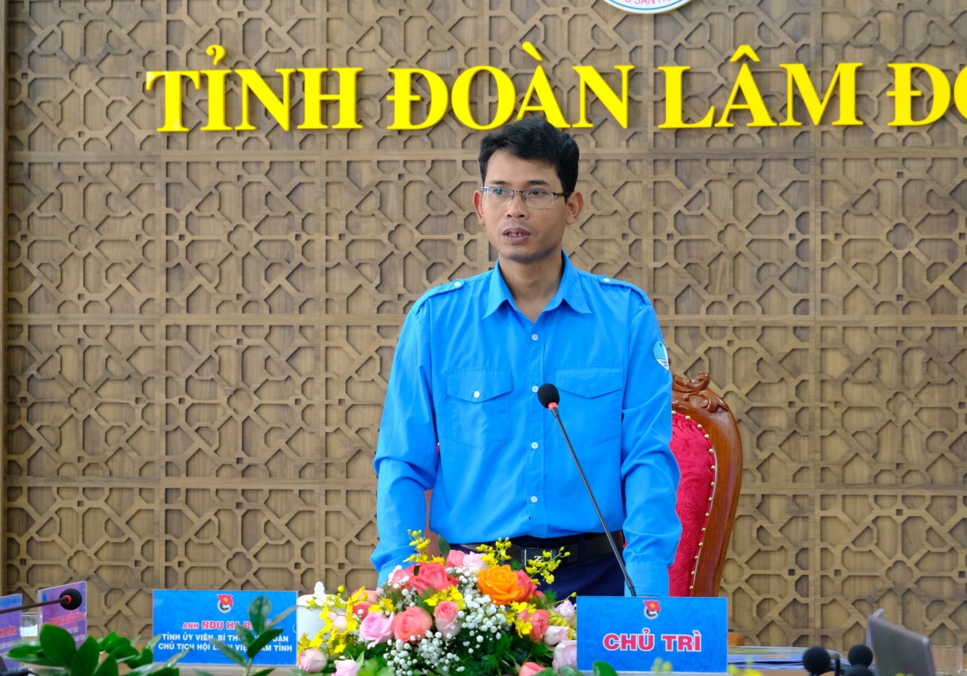 Anh Ndu Ha Biên - Bí thư Tỉnh Đoàn, Chủ tịch Hội LHTN Việt Nam tỉnh chủ trì hội nghị