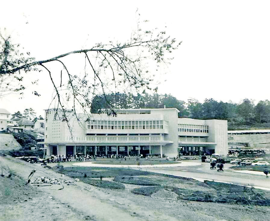 Chợ Đà Lạt mới hoàn thành (năm 1960). Ảnh: Sưu tầm