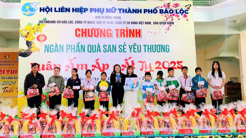 Bảo Lộc: Triển khai Chương trình trao ngàn phần quà Tết san sẻ yêu thương cùng phụ nữ khó khăn