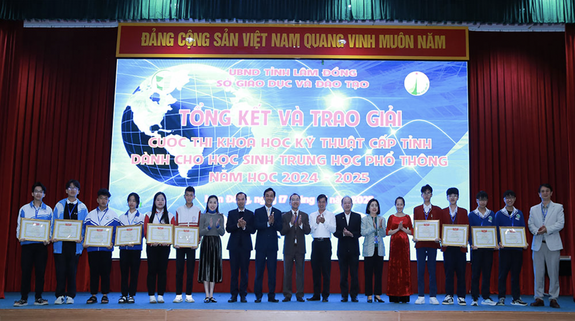 Trao giải Cuộc thi Khoa học kỹ thuật dành cho học sinh trung học phổ thông tỉnh Lâm Đồng lần thứ XVII