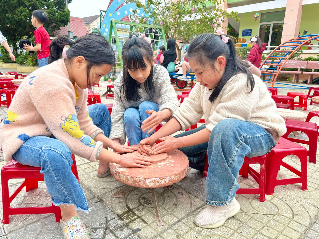 Trải nghiệm làm gốm Bát Tràng