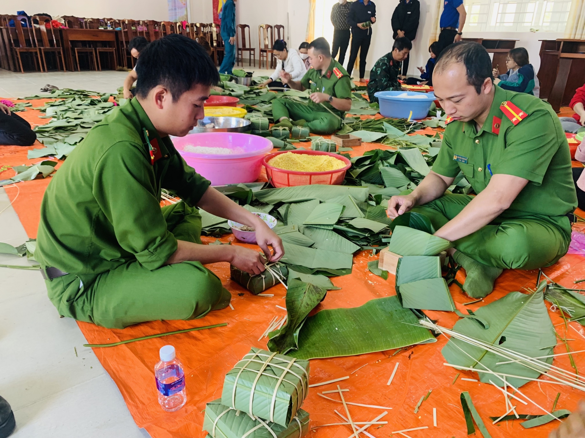 Các đơn vị tham gia gói bánh chưng 