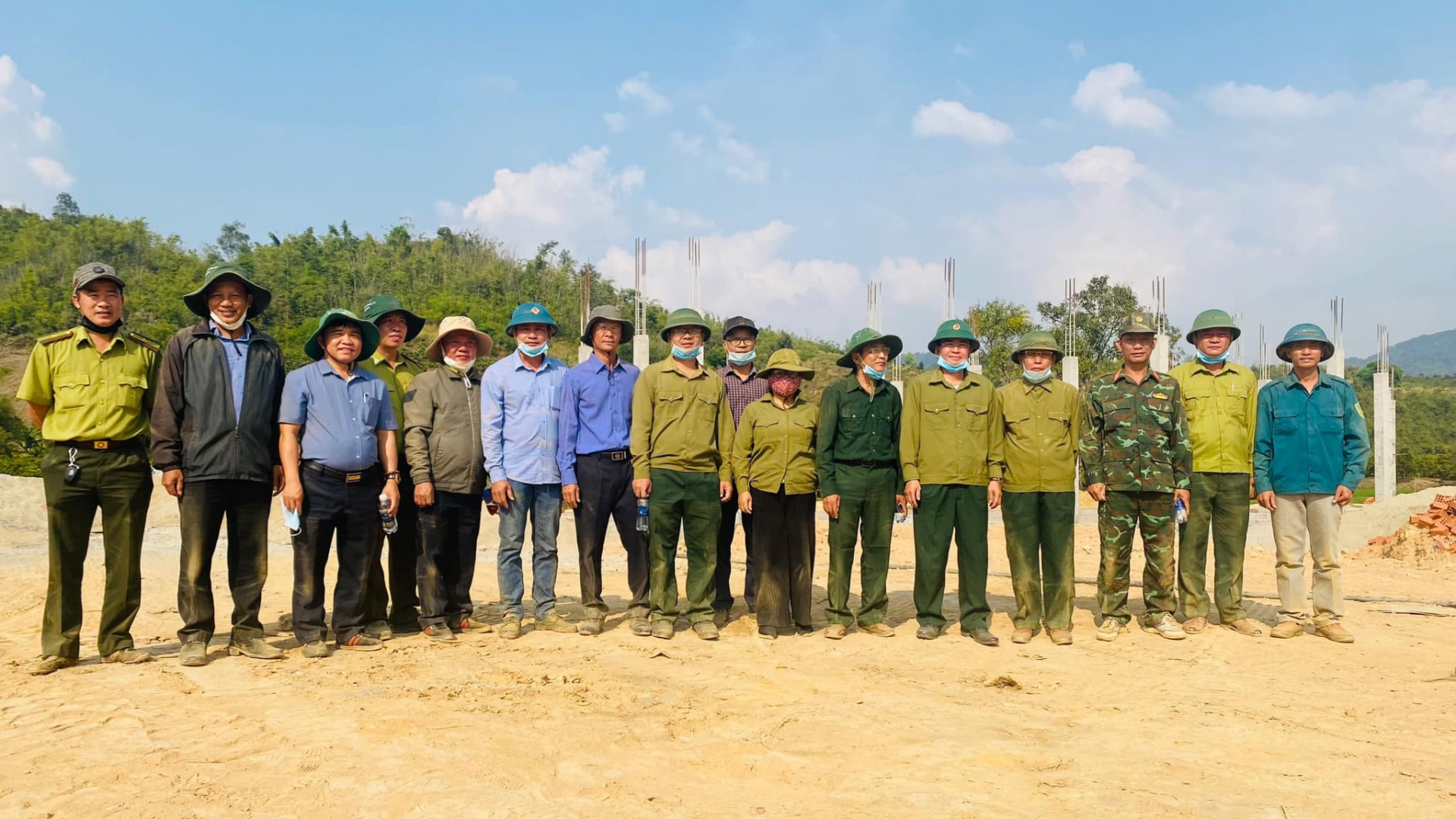 Lãnh đạo huyện Đam Rông kiểm công tác quản lý, bảo vệ rừng tại khu vực xung yếu ngay sau Tết