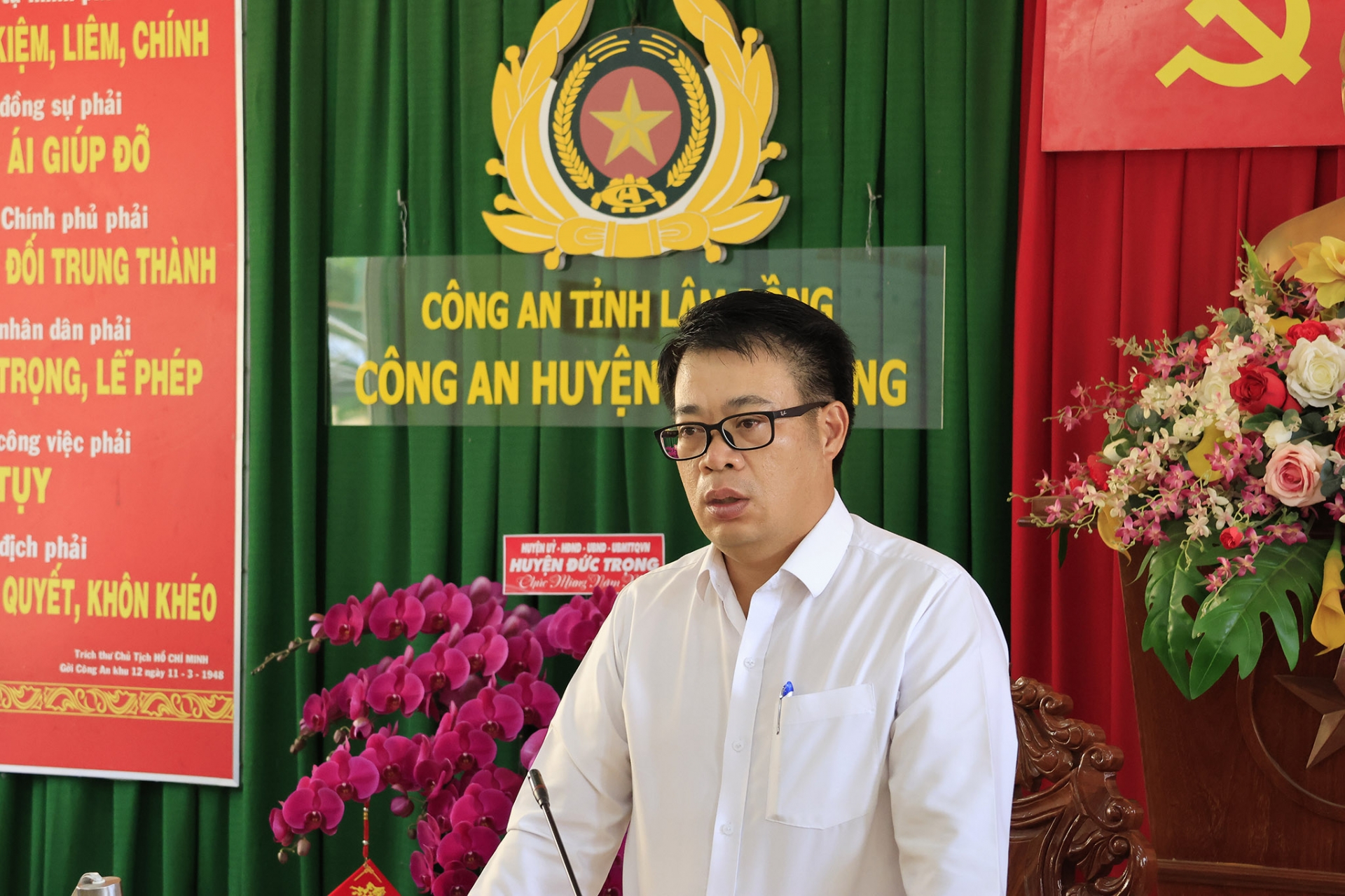Đồng chí Nguyễn Ngọc Phúc - Phó Chủ tịch UBND tỉnh phát biểu chỉ đạo tại buổi khen thưởng