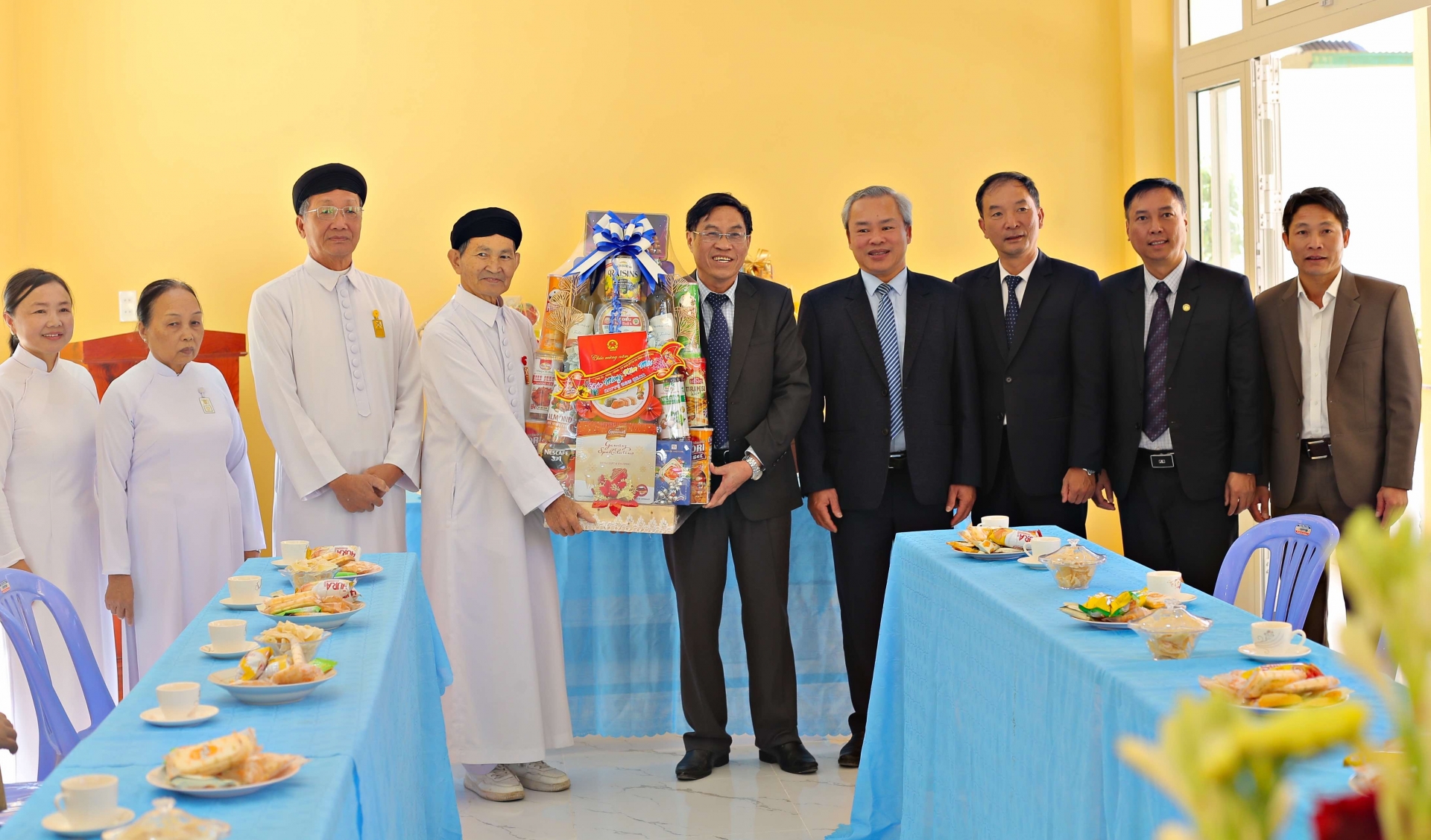 
Phó Chủ tịch UBND tỉnh thăm hỏi, tặng quà và chúc Tết Ban Đại diện Cao đài - Toà Thánh Tây Ninh tỉnh Lâm Đồng sáng nay
