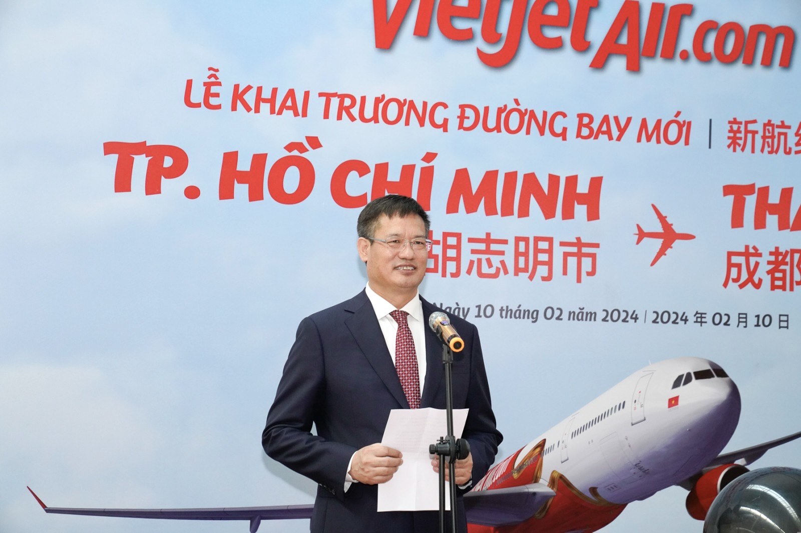 Tổng Lãnh sự Trung Quốc tại TP. Hồ Chí Minh Nguỵ Hoa Tường phát biểu chúc mừng đường bay mới của Vietjet.