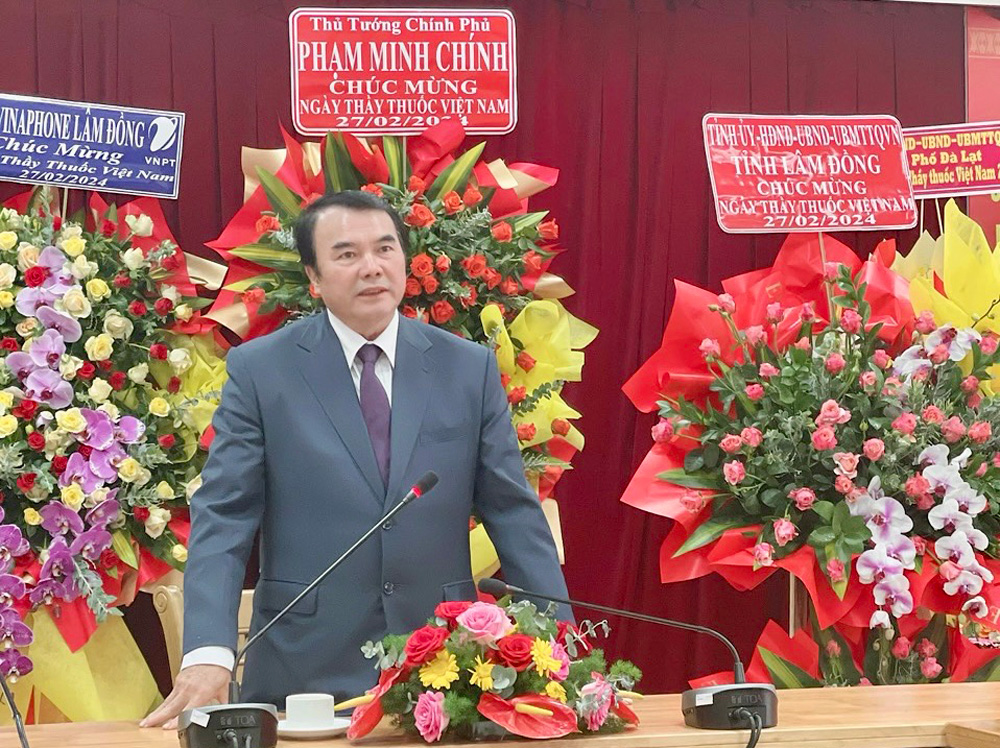 Đồng chí Phạm S - Phó Chủ tịch UBND tỉnh Lâm Đồng phát biểu tại Sở Y tế