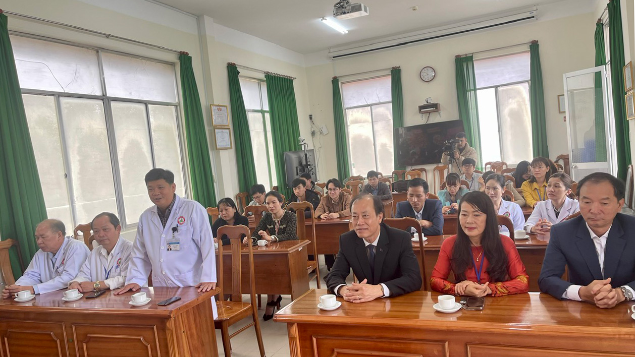 BSCKII Lê Văn Tiến –Giám đốc Bệnh viện Đa khoa tỉnh Lâm Đồng cảm ơn sự quan tâm của Thủ tướng Chính phủ, lãnh đạo tỉnh Lâm Đồng
