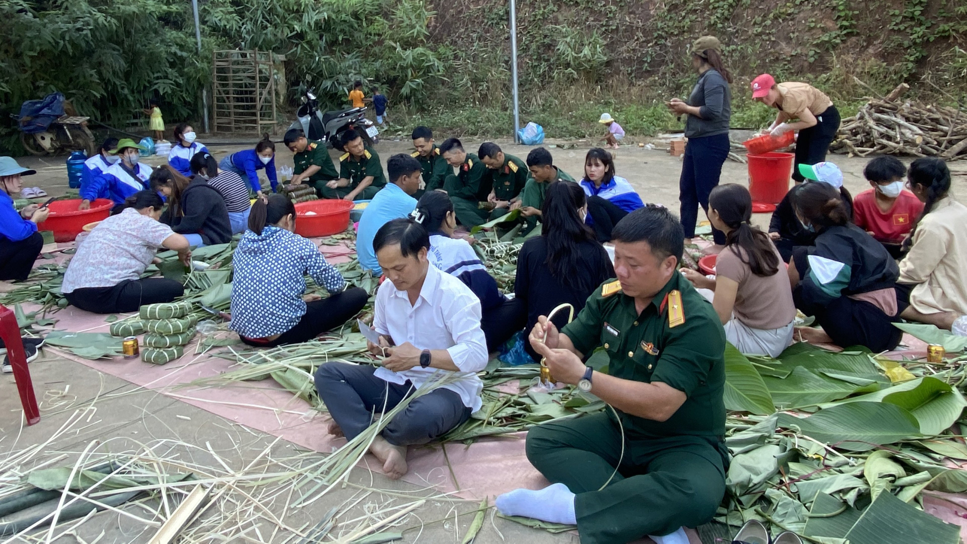 Nhiều hoạt động ý nghĩa trong chương trình “Tết quân dân” của Đoàn Kinh tế quốc phòng Lâm Đồng