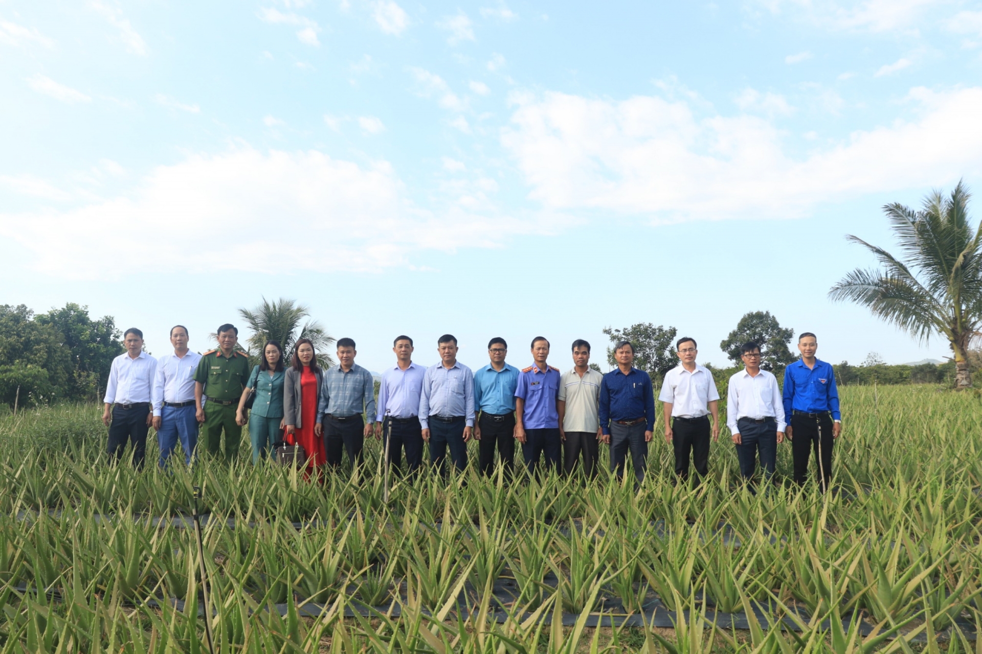 Đồng chí Trương Hữu Đồng – Chủ tịch UBND huyện cùng Đoàn thăm các mô hình sản xuất nông nghiệp tại các xã Đạ Rsal, Liêng S’rônh và Rô Men 