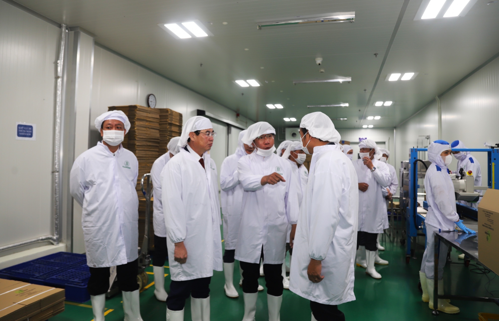 Phó Bí thư Thường trực Tỉnh ủy Lâm Đồng Trần Đình Văn thăm, kiểm tra hoạt động sản xuất đầu năm tại Công ty B’Lao Food