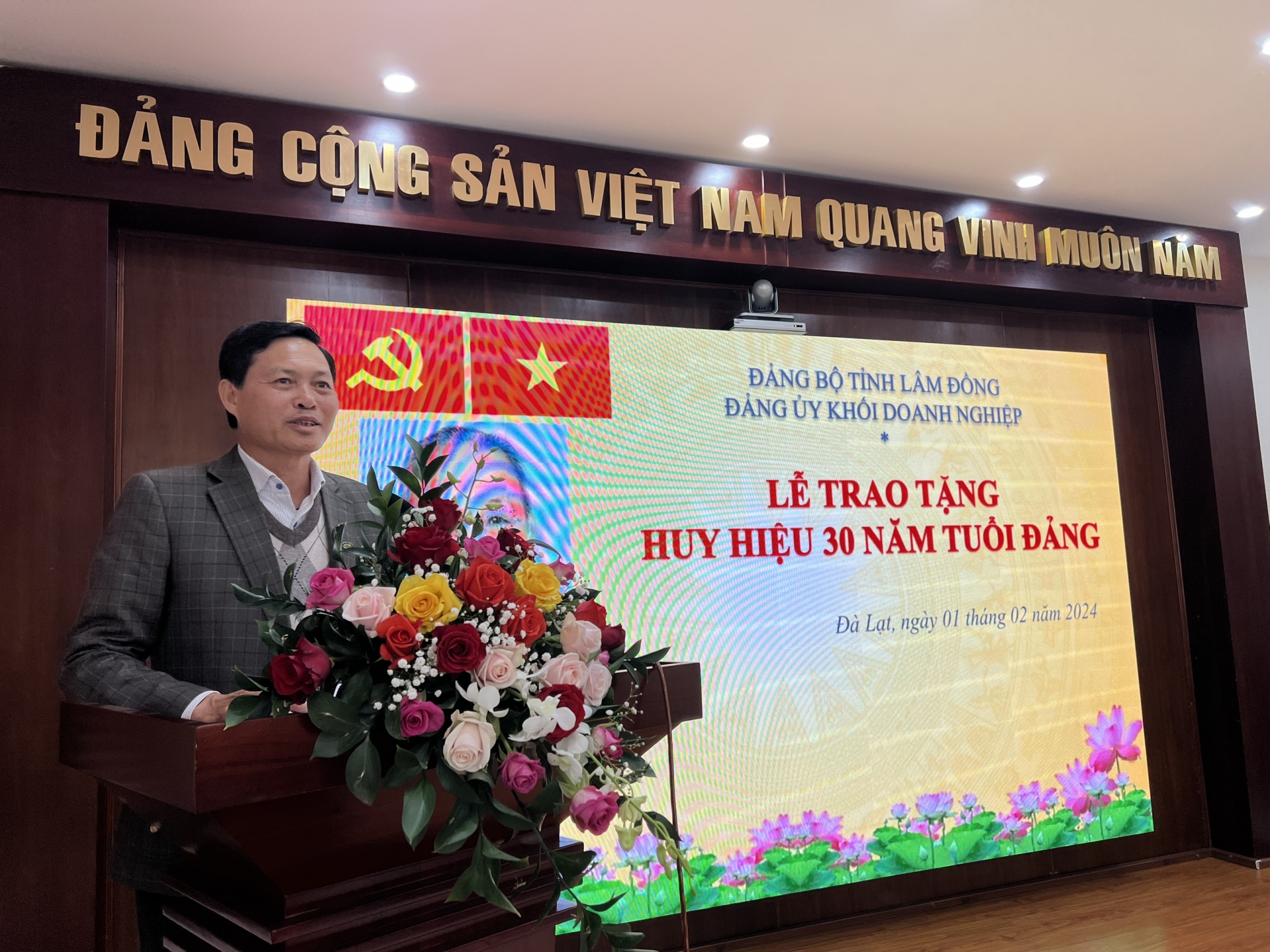 Bí thư Đảng ủy Khối Doanh nghiệp tỉnh Lâm Đồng Hoàng Xuân Hường phát biểu tại buổi lễ