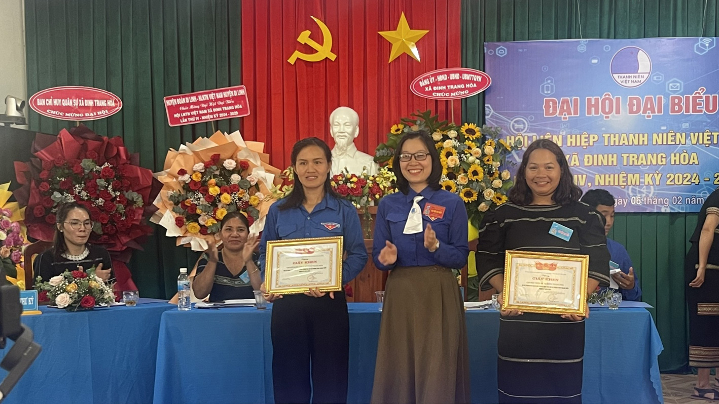 Hội LHTN Việt Nam huyện Di Linh khen thưởng các cá nhân có thành tích xuất sắc trong trong công tác Hội và phong trào thanh niên nhiệm kỳ qua