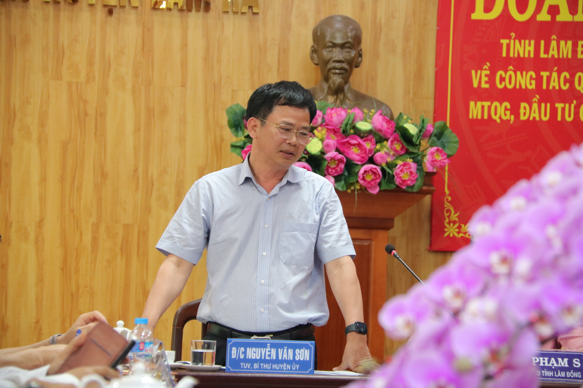 Đồng chi Nguyễn Văn Sơn - Bí thư Huyện ủy Lâm Hà kiến nghị tại buổi làm việc