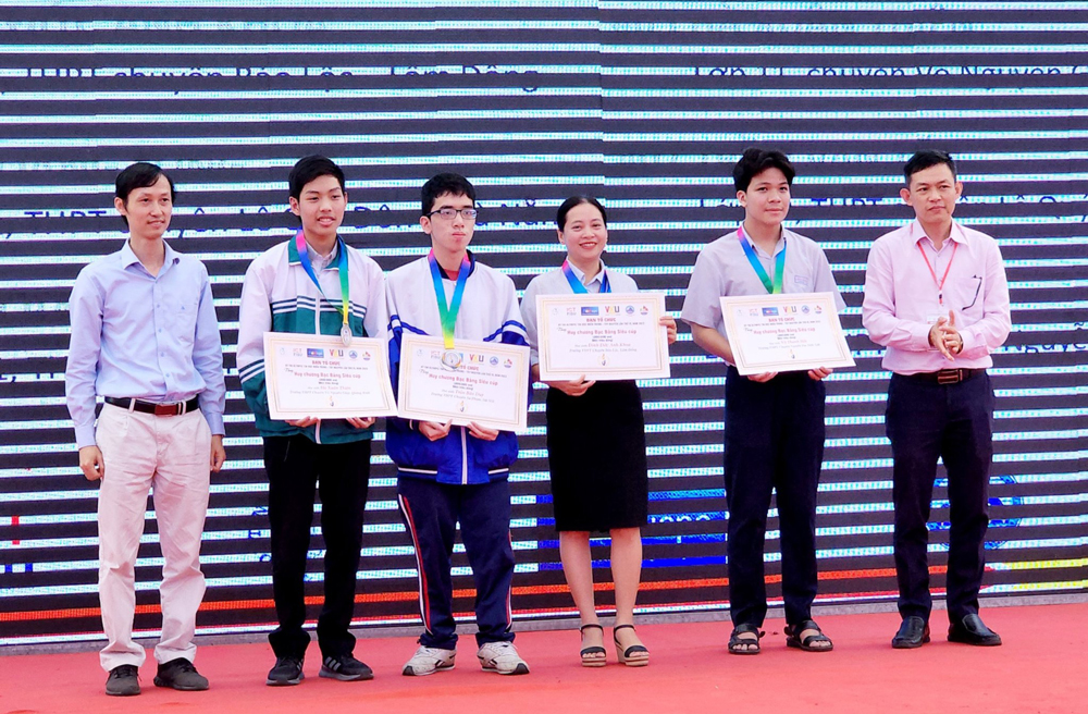 Lâm Đồng đoạt 2 huy chương Vàng tại kỳ thi Olympic Tin học miền Trung và Tây Nguyên lần thứ IV