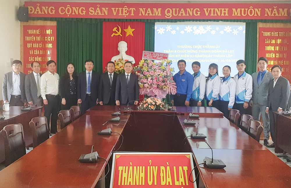 Lãnh đạo TP Đà Lạt chúc mừng nhân ngày thành lập Đoàn