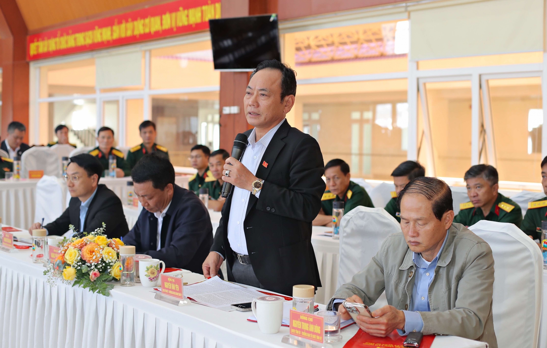 Đồng chí Nguyễn Văn Yên, Uỷ viên BTV Tỉnh uỷ, Trưởng Ban Nội chính Tỉnh uỷ đánh giá điểm mạnh, điểm yếu của Bộ CHQS tỉnh