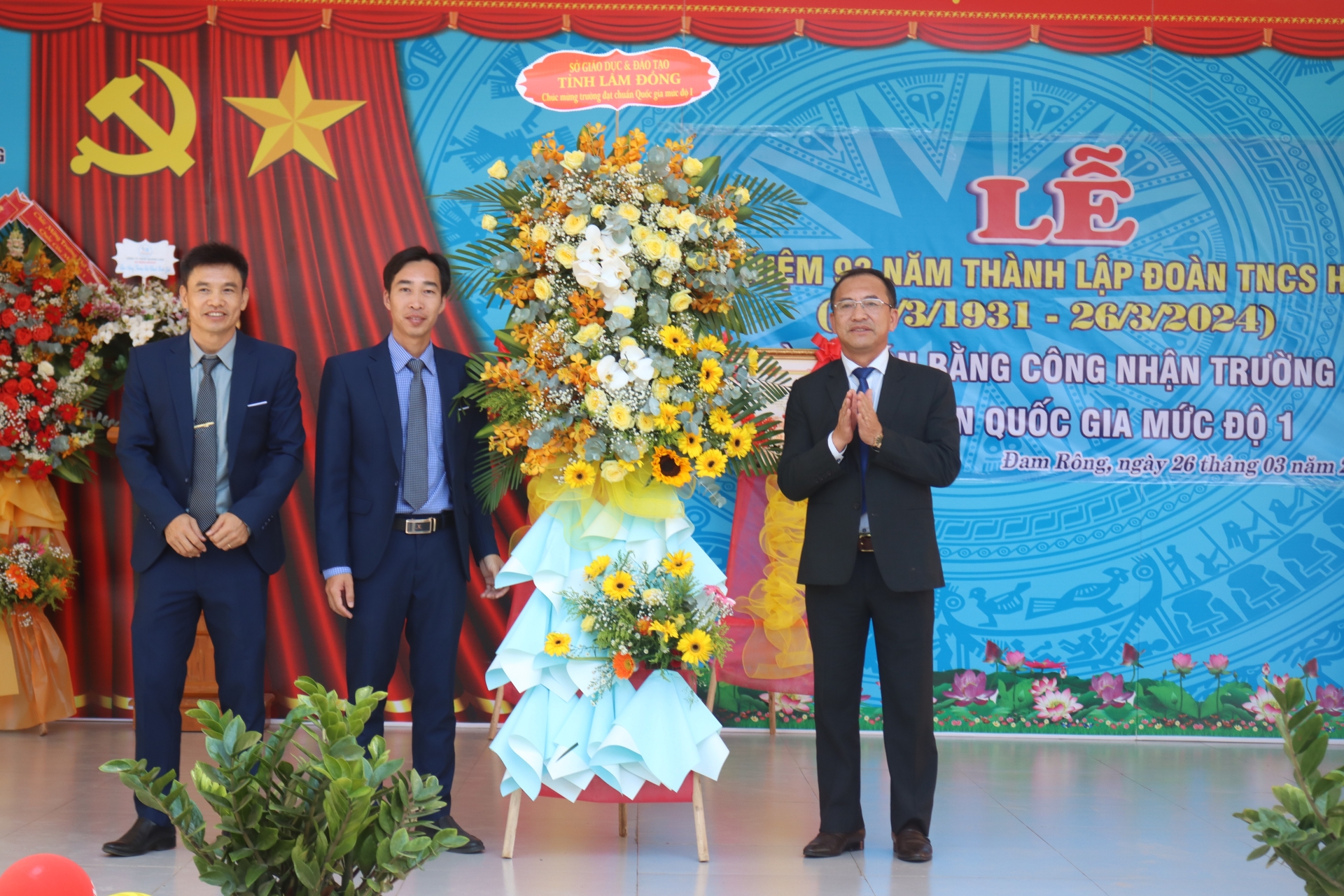 Trường THPT Phan Đình Phùng đón nhận trường đạt chuẩn Quốc gia mức độ 1