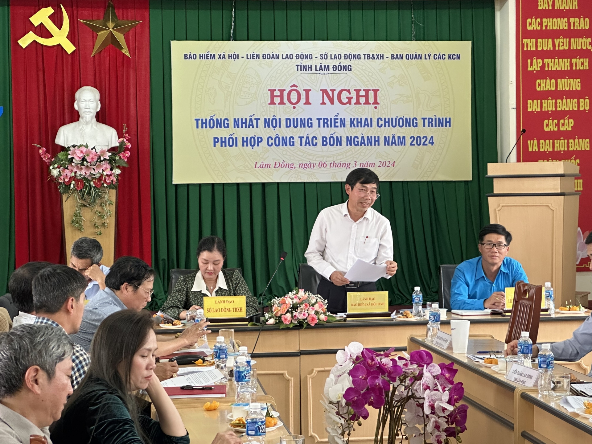Ông Đậu Tú Lan -Giám đốc BHXH Lâm Đồng phát biểu tại hội nghị