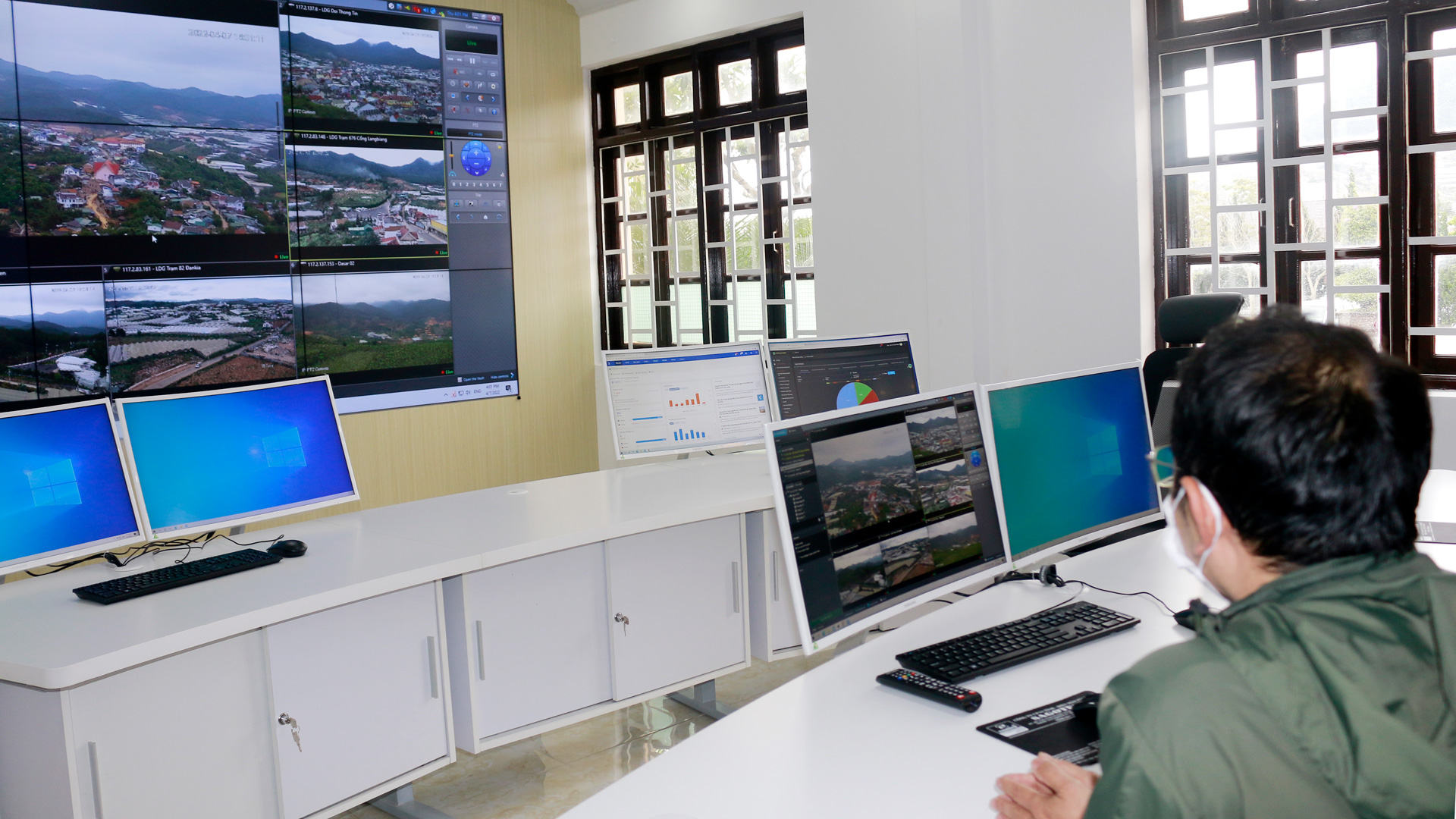 Trung tâm Giám sát và Điều hành thông minh (IOC) huyện Lạc Dương đi vào vận hành, sử dụng từ tháng 5/2022