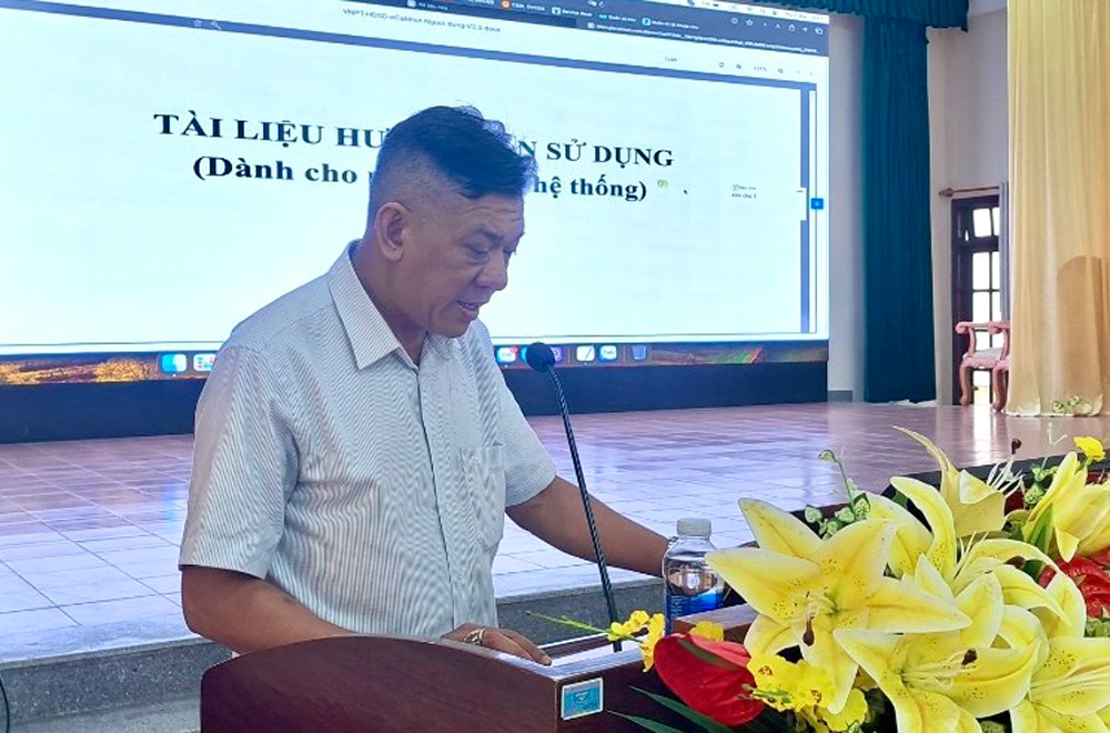 Báo cáo viên của Viễn thông Lâm Đồng triển khai các nội dung tập huấn