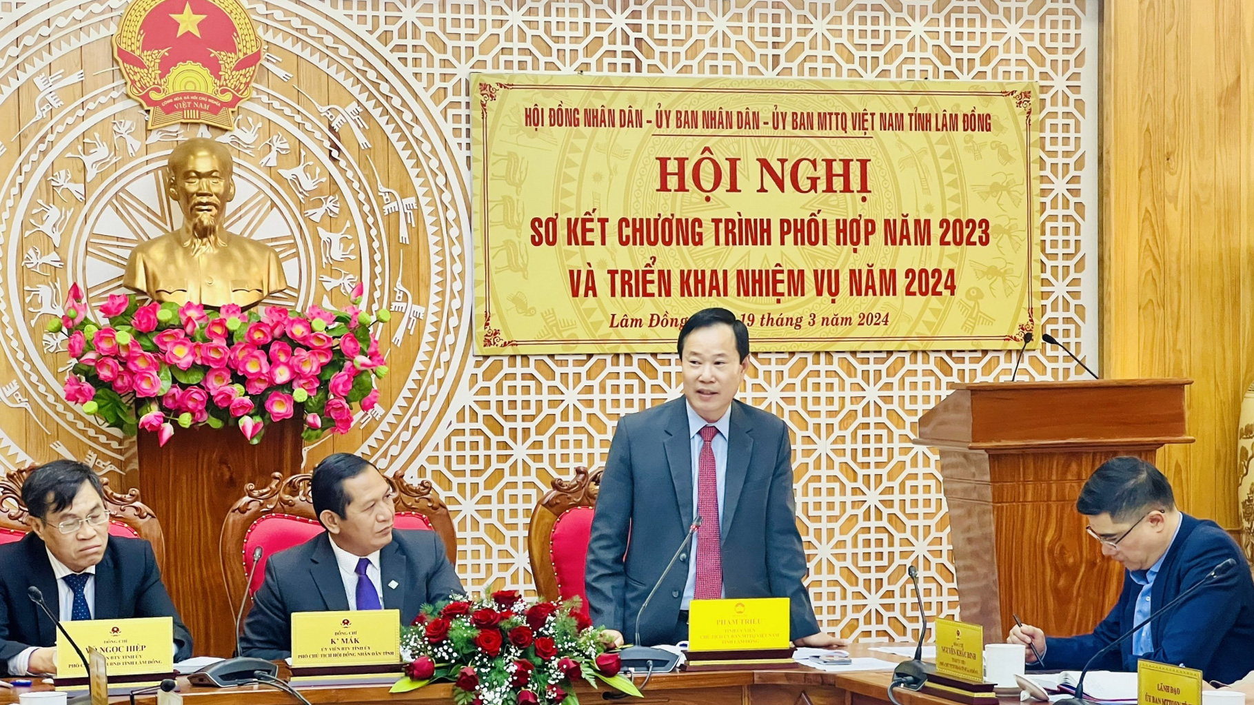 Chủ tịch Ủy ban MTTQ tỉnh Phạm Triều phát biểu