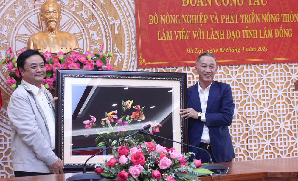 Bộ trưởng Bộ Nông nghiệp và Phát triển nông thôn Lê Minh Hoan làm việc với tỉnh Lâm Đồng