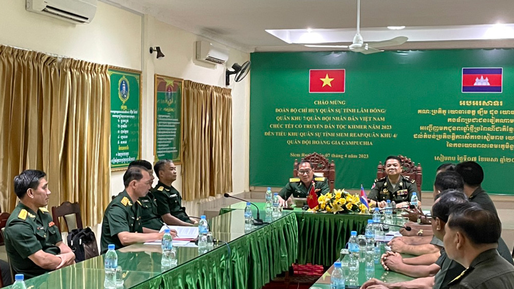 Bộ Chỉ huy Quân sự tỉnh Lâm Đồng thăm và chúc Tết Chôl Chnăm Thmây tại Campuchia