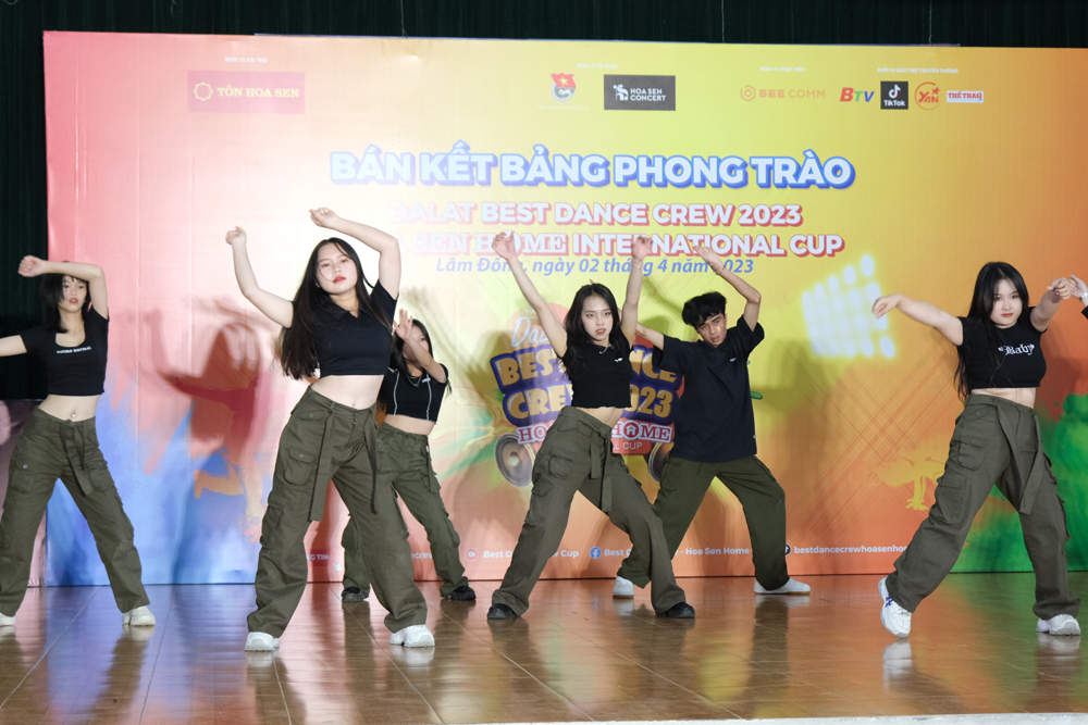 Nhóm AYS Đà Lạt đạt giải nhất Vòng bán kết Bảng Phong trào Cuộc thi Dalat Best Dance Crew 2023 - Hoa Sen Home International Cup