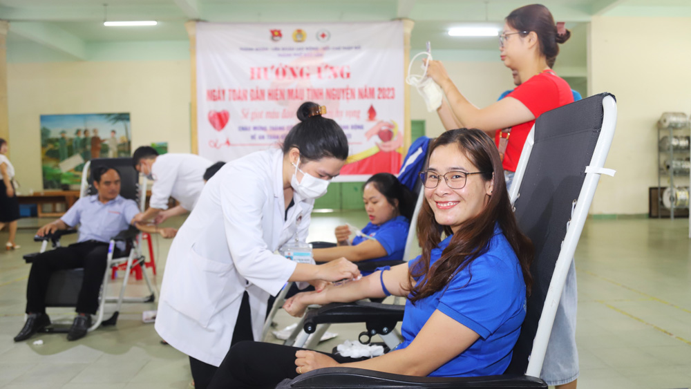Bảo Lộc: Hàng trăm người tham gia Ngày hội Toàn dân Hiến máu tình nguyện