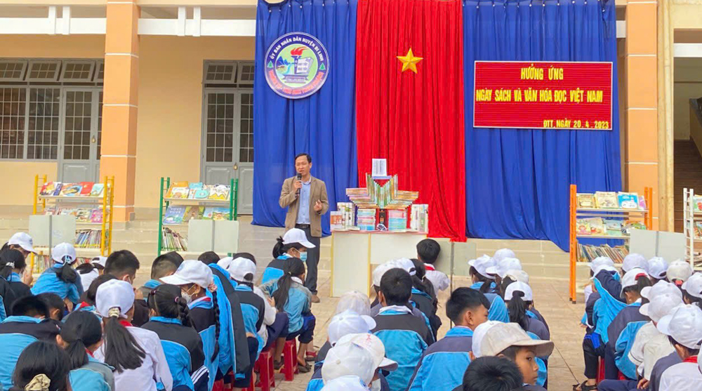 Di Linh: Nhiều hoạt động hưởng ứng Ngày Sách và Văn hóa đọc Việt Nam năm 2023