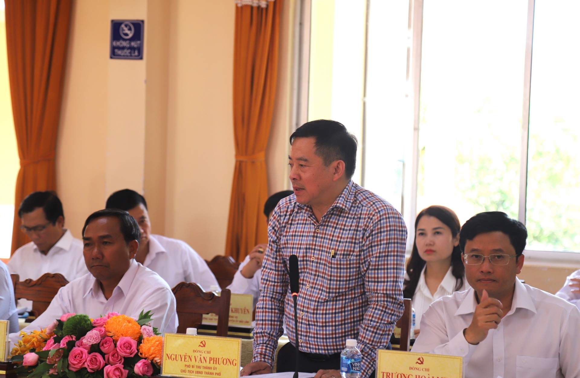 Chủ tịch UBND TP Bảo Lộc Nguyễn Văn Phương phát biểu tại buổi làm việc